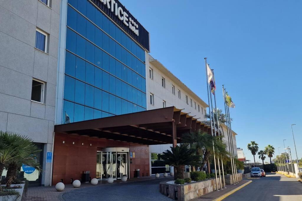 Apartment With Free Parking And Pool Bormujos Exterior photo