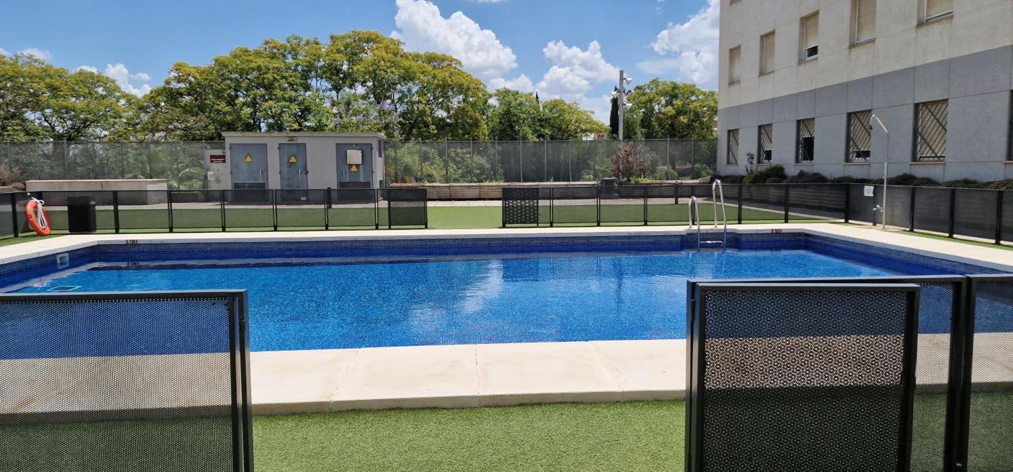 Apartment With Free Parking And Pool Bormujos Exterior photo